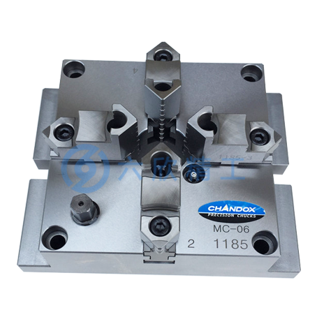 千島方型超薄手動四爪卡盤