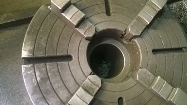 四爪卡盤找正教程,（四爪卡盤怎么修正）